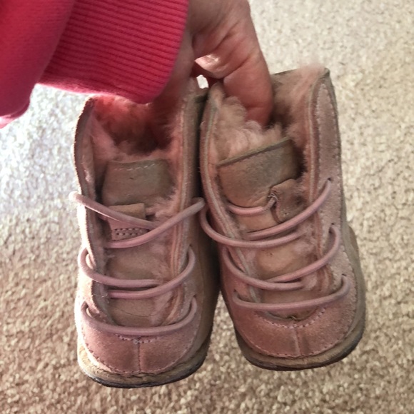 Pink Uggs size small - Picture 5 of 7
